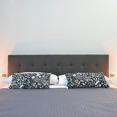 Appia Luxe - A Poche Fermate Del Centro Apartment Rome Bagian luar foto