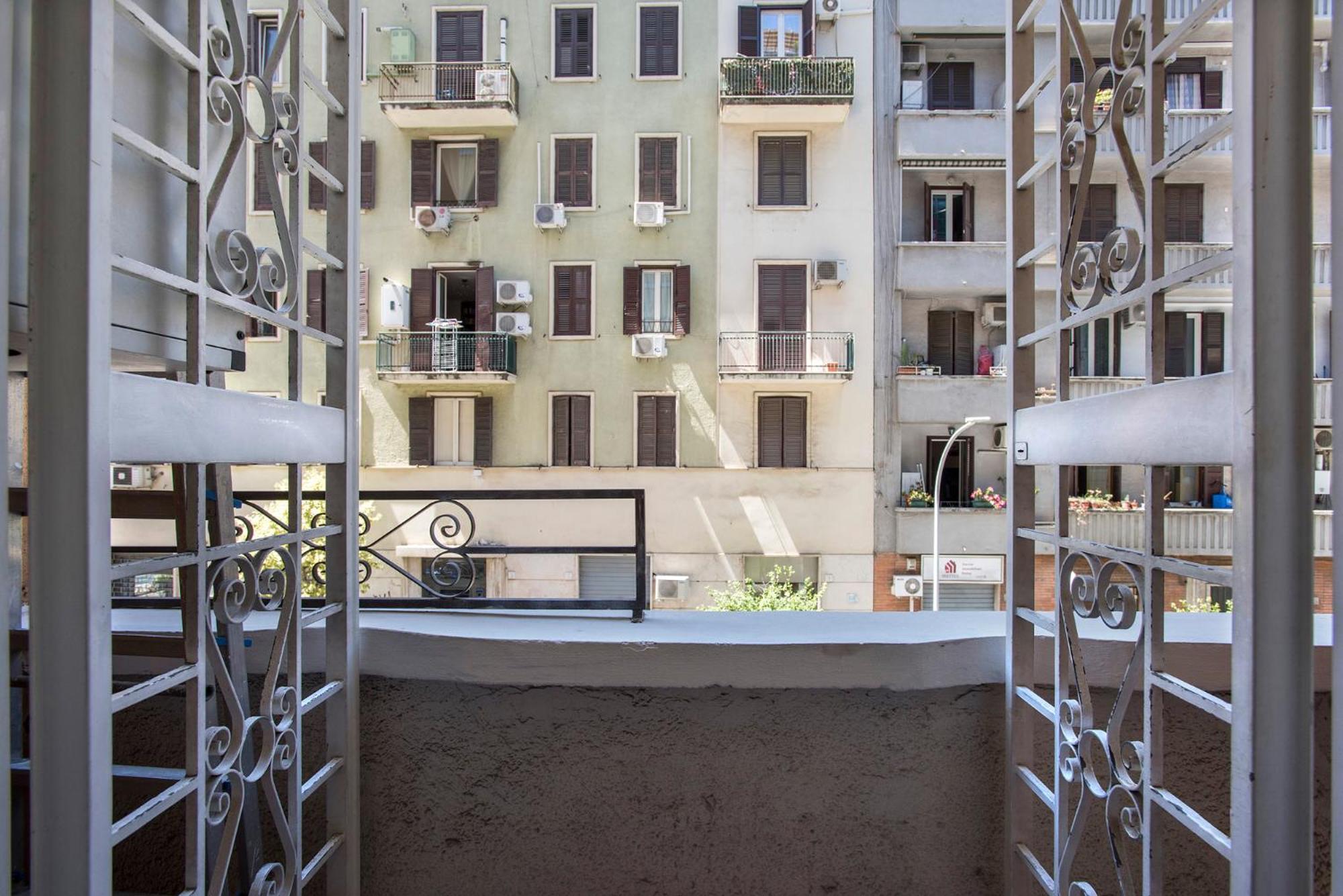 Appia Luxe - A Poche Fermate Del Centro Apartment Rome Bagian luar foto